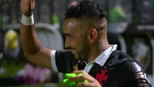 Payet marcou seu primeiro gol com a camisa do Vasco