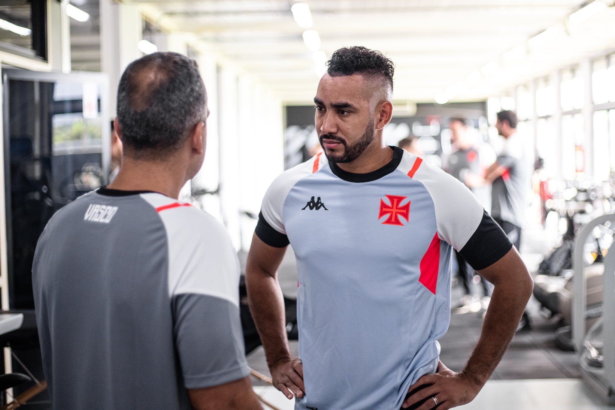 E o Payet? Técnico do Vasco detalha recuperação do meia francês