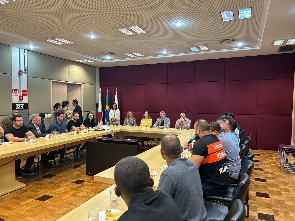 Prefeito em exercício, Juliano Lopes se reúne com vereadores de BH e destaca harmonia