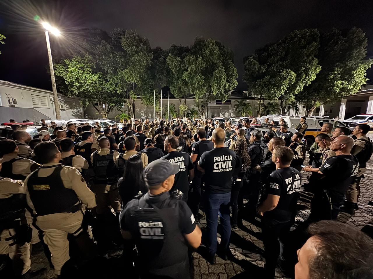PC e PM prendem 12 suspeitos de integrar quadrilha no interior de MG