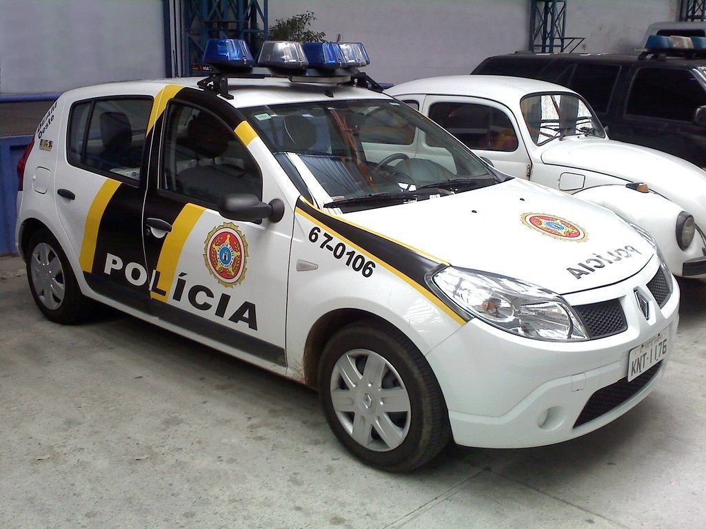 Polícia prende funcionários de empresa de telecomunicação que usavam dados de clientes para dar golpe