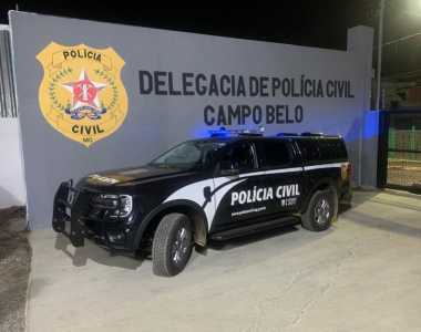 Os dois homens, de 22 e 23 anos, confessaram o crime e permanecem presos