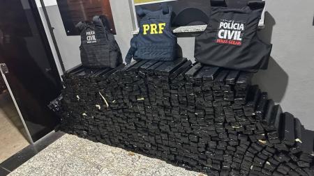 PCMG e PRF apreendem quase uma tonelada de maconha