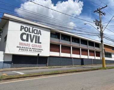 O motorista foi levado para a delegacia