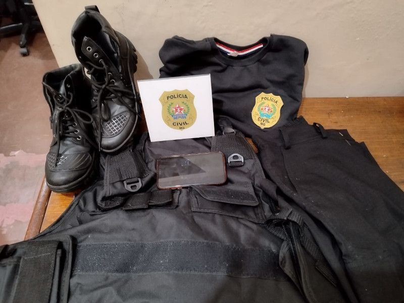 Jovem que comprou uniforme da Polícia Civil para tirar fotos nas redes sociais é alvo de investigação