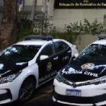 Filha leva pauladas da mãe por não limpar a casa