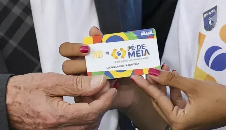 MEC pagará bonificação do Pé-de-meia; veja o calendário