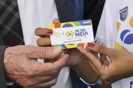 Os aprovados no Pé-de-Meia Licenciaturas receberão R$ 1.050 mensais