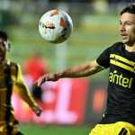 Peñarol perde para The Strongest na altitude, mas vai às quartas da Libertadores
