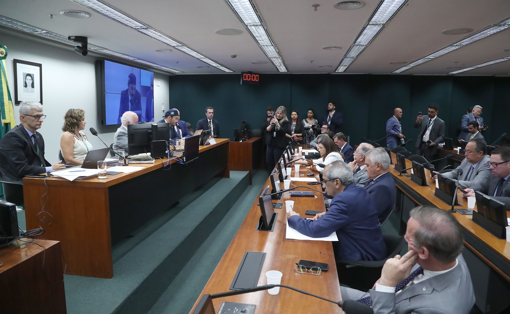 PEC que amplia imunidade tributária para igrejas é aprovada em comissão e segue para plenário da Câmara