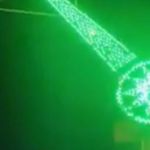 Vídeo: peça de brinquedo 'kamikase' se solta e fere duas mulheres em São Vicente-SP