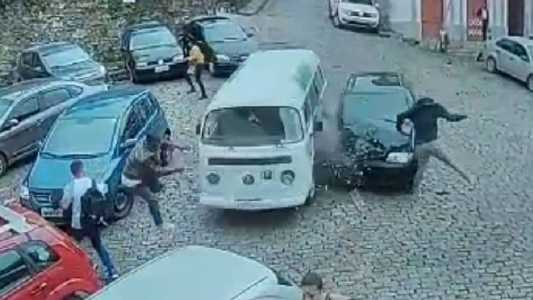 Pedestres foram arremessados em acidente