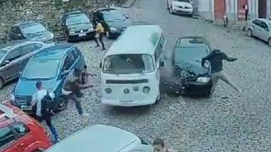 Pedestres foram arremessados em acidente