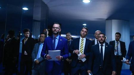 Pedido de impeachment do ministro Luís Roberto Barroso, do STF, foi protocolado nesta quarta-feira (19)