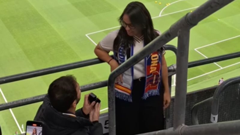 Narradora da Globo é pedida em casamento antes de clássico no Santiago Bernabéu