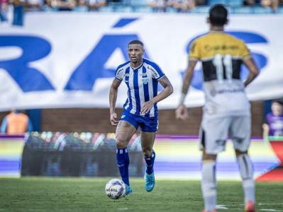 Pedrão, zagueiro do Cruzeiro, está emprestado ao Avaí até novembro de 2025