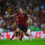Líder do Brasileirão, Flamengo vence o Fluminense e agrava crise no rival