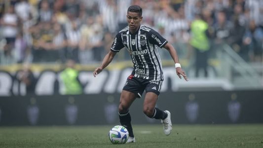 Pedrinho foi bem contra o Santos e pode seguir no time atleticano