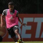 Fluminense faz consulta por Pedrinho, do Atlético, a pedido de Diniz