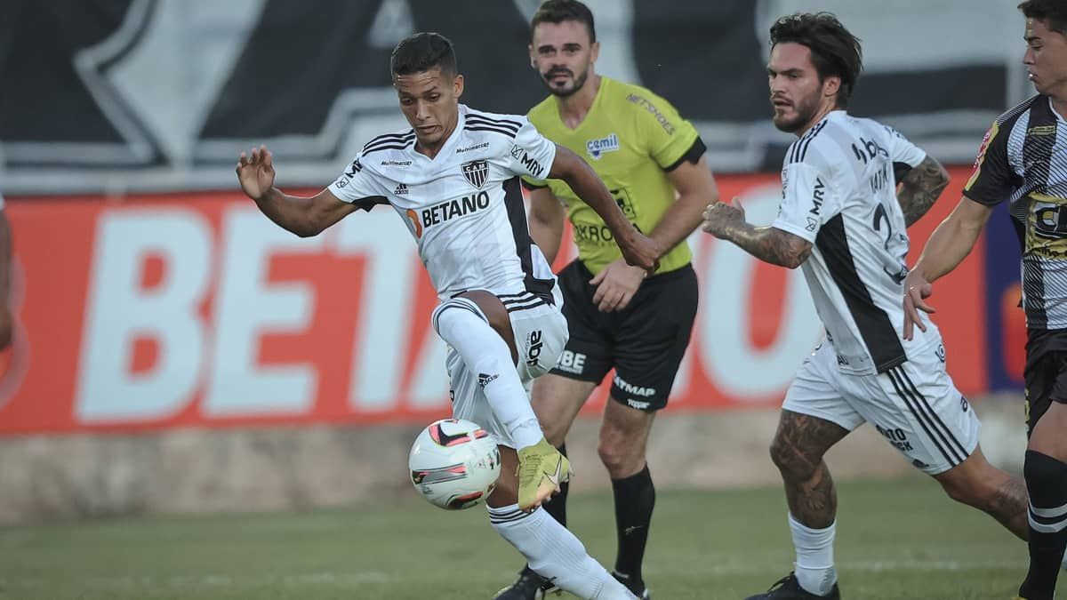 Atlético: Pedrinho espera grande jogo na Colômbia para ter tranquilidade em BH
