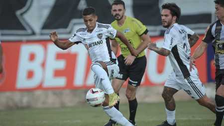 Pedrinho tem 18 partidas com a camisa do Atlético e ainda não marcou gol