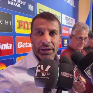 Após o triunfo por 2 a 1 desta quarta-feira, em jogo válido pela Primeira Liga, no Mineirão, o auxiliar técnico Pedrinho pediu apoio da torcida ao treinador.