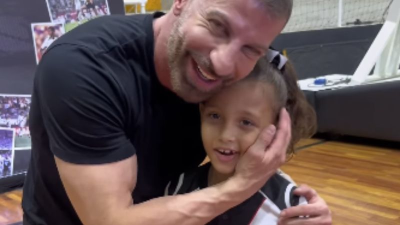 Nova Laurinha? Jovem torcedora do Vasco 'cobra' Pedrinho