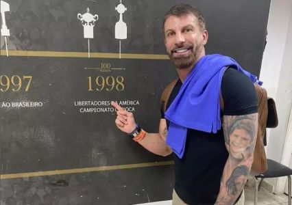 Após o triunfo por 2 a 1 desta quarta-feira, em jogo válido pela Primeira Liga, no Mineirão, o auxiliar técnico Pedrinho pediu apoio da torcida ao treinador.