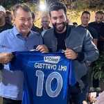 Em festa, Gusttavo Lima exalta Pedro Lourenço, gestor do Cruzeiro