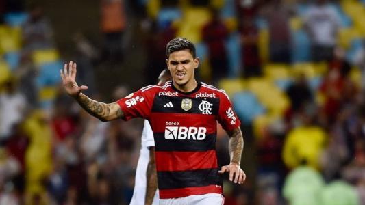 Pedro abriu o placar para o Flamengo no Maracanã, contra o Goiás