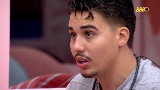 Pedro em discussão com Ana Paula