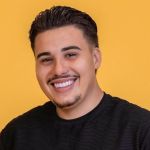 Pedro, ex-BBB 26, celebra aniversário internado em clínica