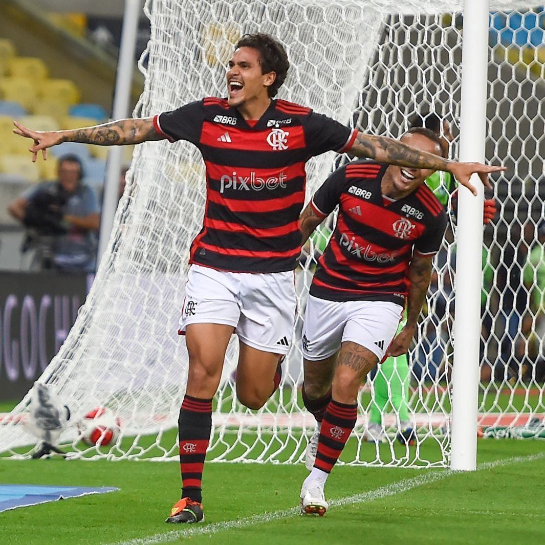 Pedro, do Flamengo, fala sobre vaias e 'rivalidade' com Gabigol: 'Me dá mais forças'