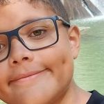 Menino de 11 anos morre após bater bicicleta em caminhão no interior de Minas