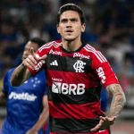 Sob vaias da torcida, Cruzeiro perde para o Flamengo e vê crise aumentar no Brasileirão