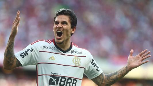 Pedro comemorando o 101º gol pelo Flamengo, contra o Fortaleza, no Castelão