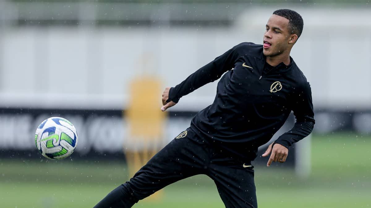 A pedido de Mano, Corinthians pede liberação de Pedro do Mundial Sub-17