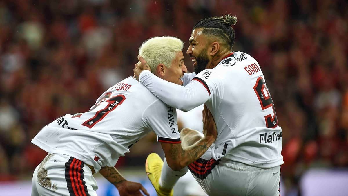 Flamengo tem dupla acostumada a decidir contra o Athletico após 45 dias