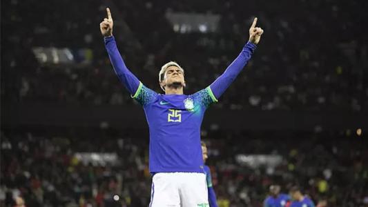 Pedro em ação pela seleção brasileira na Copa do Mundo do Catar; Flamengo levará bom dinheiro por sua convocação