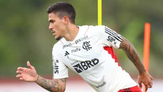 Pedro em atividade no Ninho do Urubu, CT do Flamengo