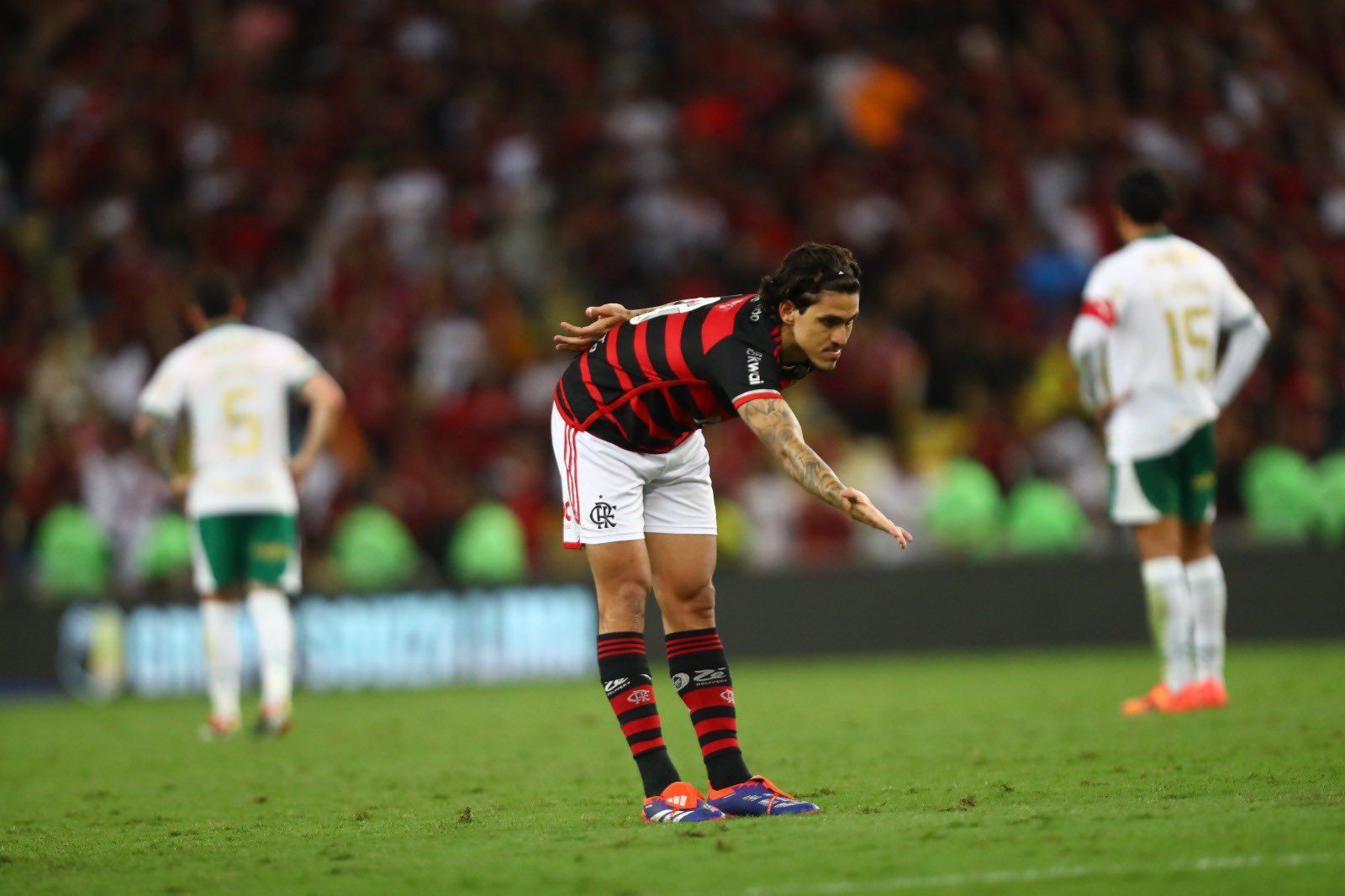 Flamengo domina, vence o Palmeiras e abre vantagem na Copa do Brasil