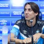 Geromel projeta retorno no Grêmio: 'Estou agoniado por não jogar'