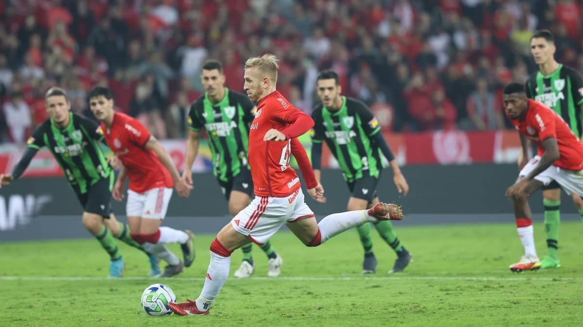 Pedro Henrique e Moledo são baixas no Inter para enfrentar o Santos