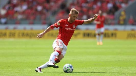 Pedro Henrique deve ser titular contra o Goiás neste domingo