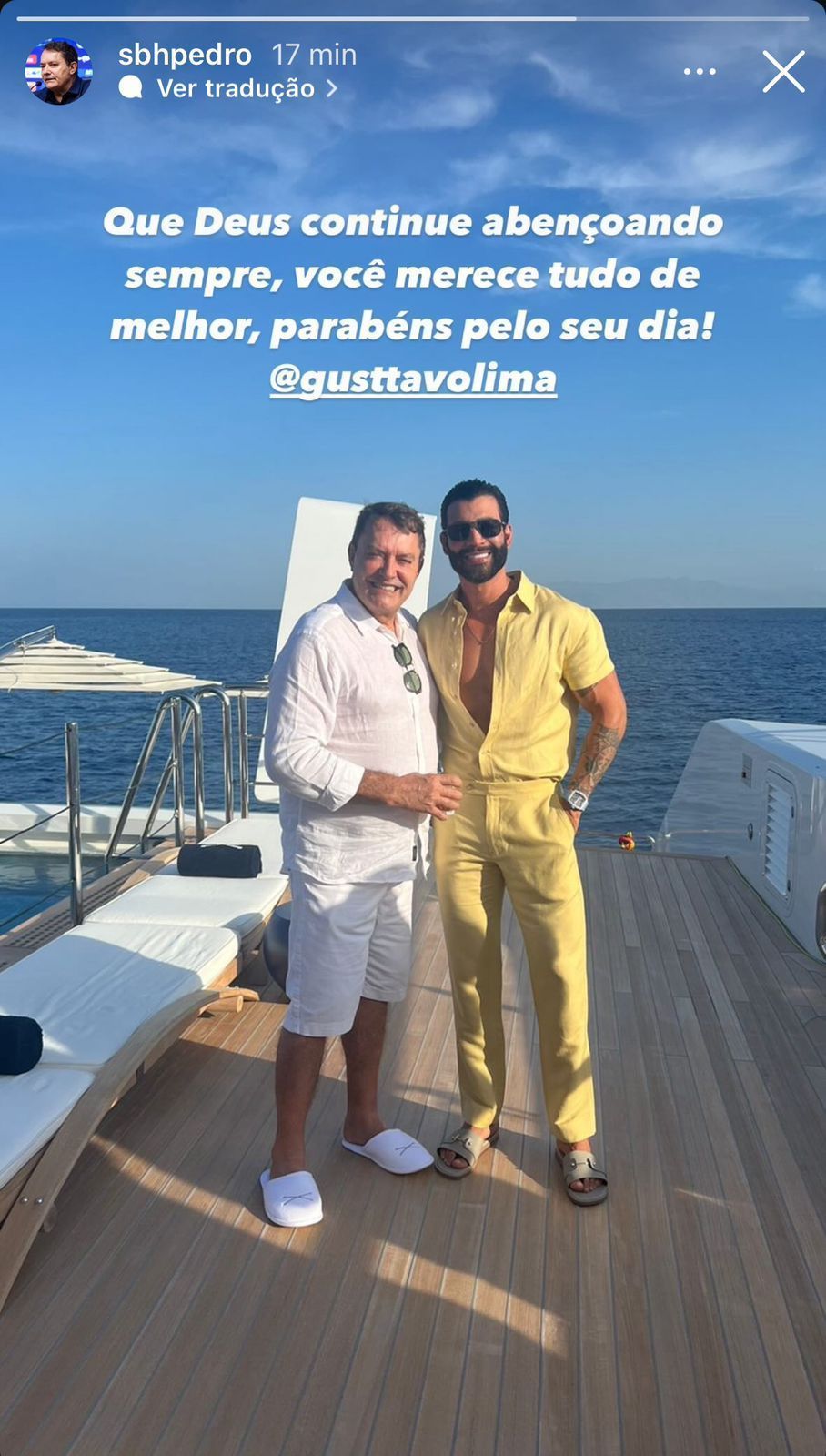 Investidor do Cruzeiro vai à Grécia, posa com Gusttavo Lima e manda recado