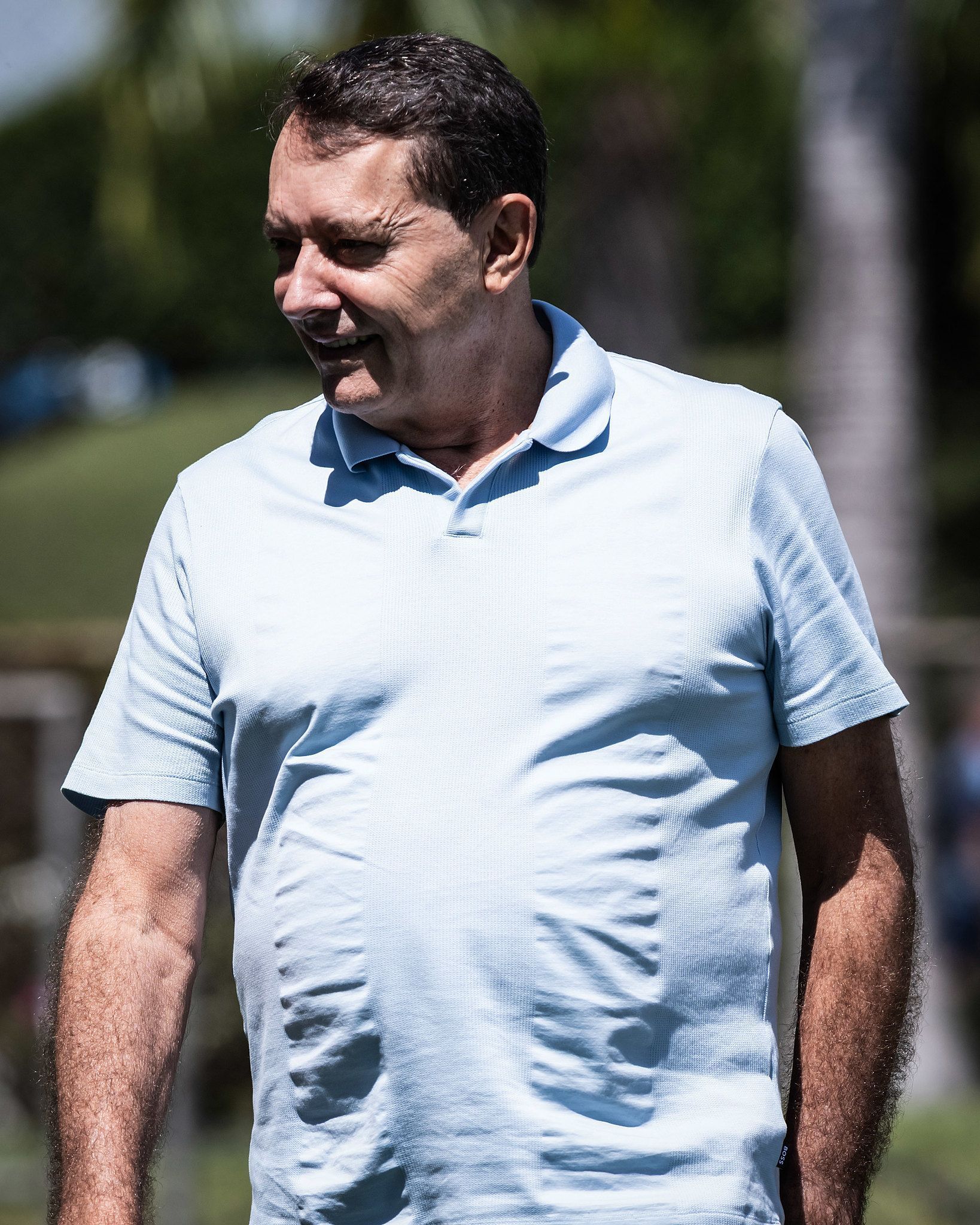 Pedrinho acompanha treino do Cruzeiro na Toca II após reunião com atletas