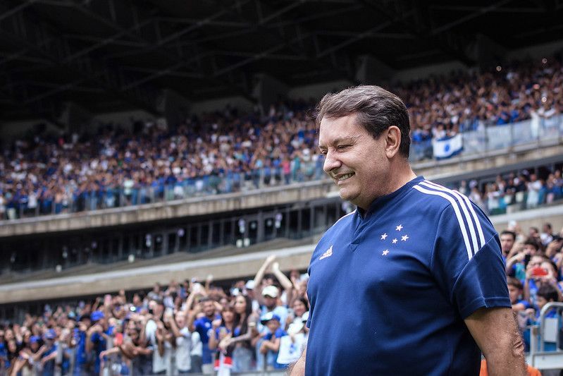 Ídolo do Cruzeiro se aproximou de Pedrinho por causa de chinelos; entenda