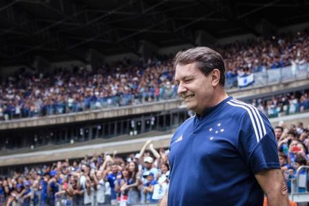 Pedro Lourenço tem acordo comercial com ex-volante do Cruzeiro