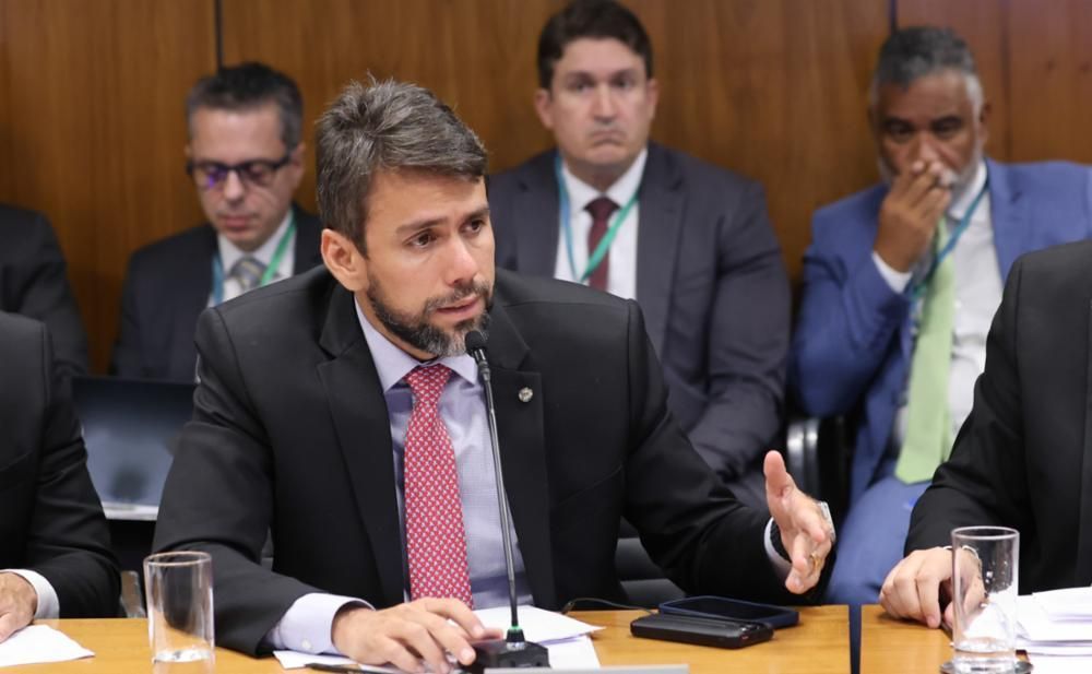 Líder do União Brasil recusa convite de Lula para assumir Ministério das Comunicações