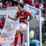 Flamengo bate Cuiabá em tarde de despedidas, mas depende de milagre por título